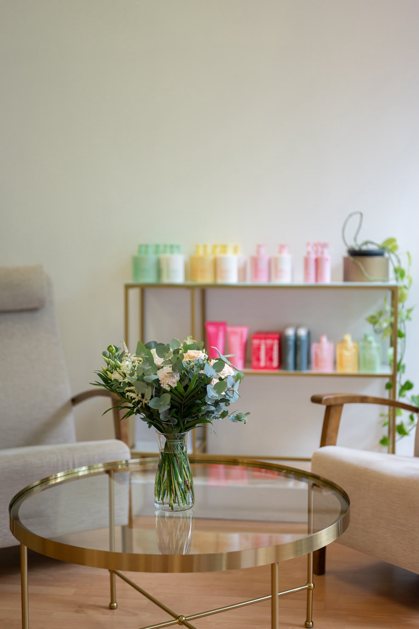 KOO Hair & Beauty salongin sisustus ja tunnelma